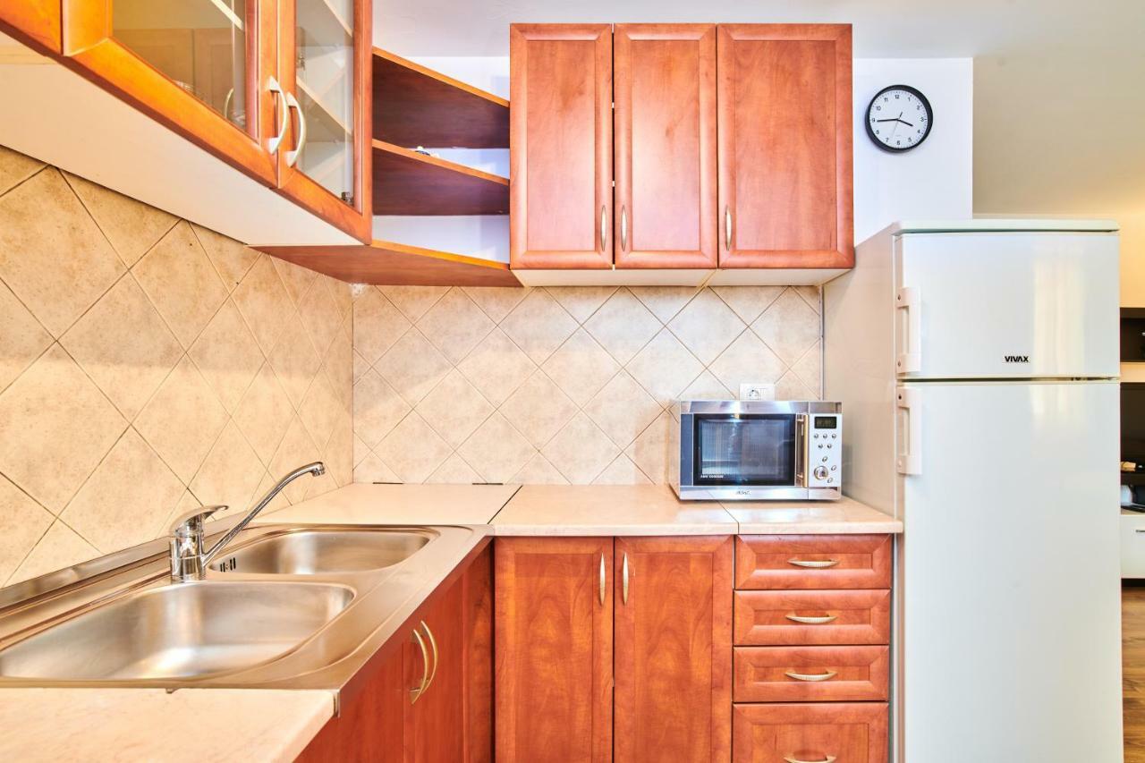 App Sverko Apartment Vilanija Exterior photo
