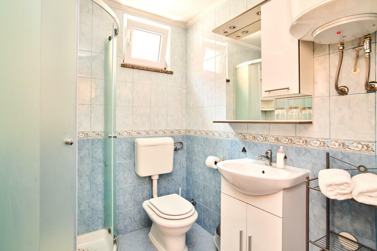 App Sverko Apartment Vilanija Exterior photo